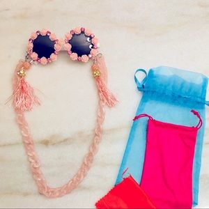 😎🌸 Meghan Fabulous “Cupcakes and Caviar” Sunglasses 🌸😎